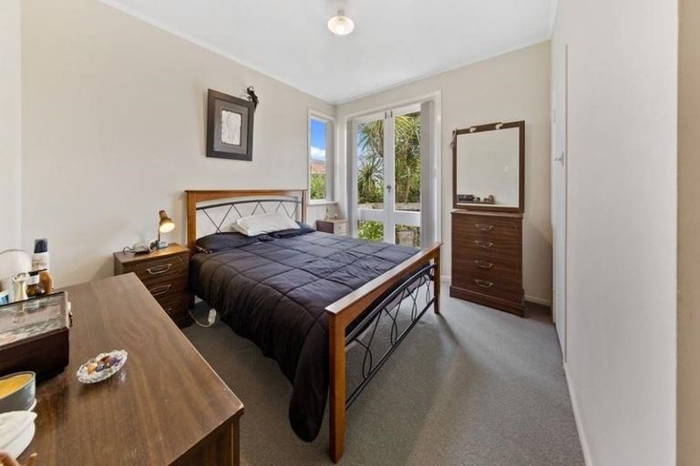 Photo of property in 11 Belgrave Place, Papakura, 2110
