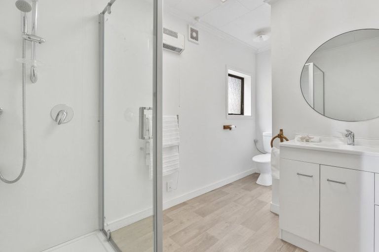 Photo of property in 63 Glendevon Place, Vauxhall, Dunedin, 9013