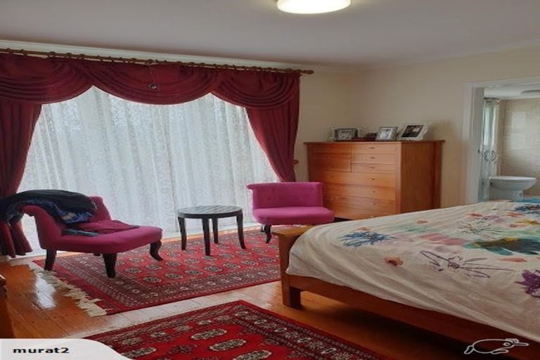 Photo of property in 16 Turville Crescent, Newlands, Wellington, 6037