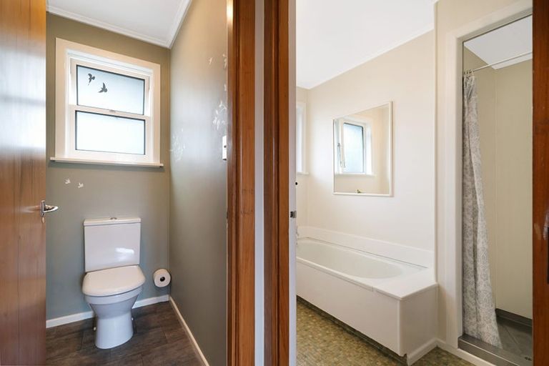 Photo of property in 34 Coniston Avenue, Te Atatu South, Auckland, 0610