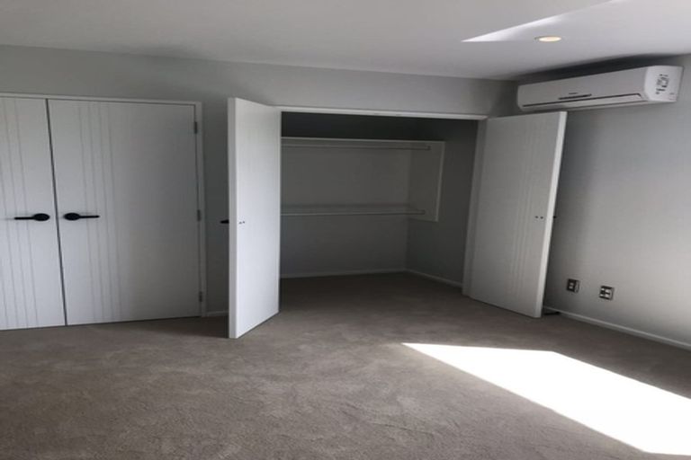 Photo of property in 23 Meritage Lane, Te Atatu South, Auckland, 0610