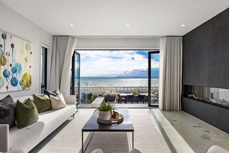 Photo of property in 18a The Esplanade, Eastern Beach, Auckland, 2012