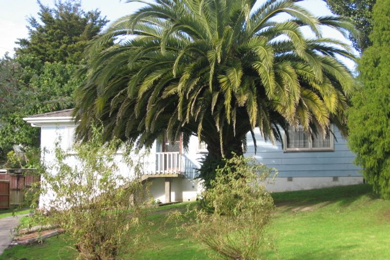 Photo of property in 15 Arlette Place, Massey, Auckland, 0614