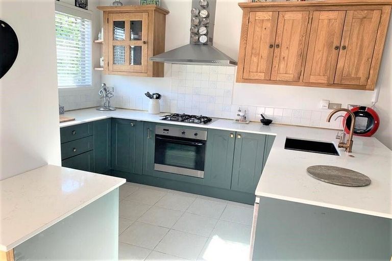 Photo of property in 9h Clearwater Cove, West Harbour, Auckland, 0618