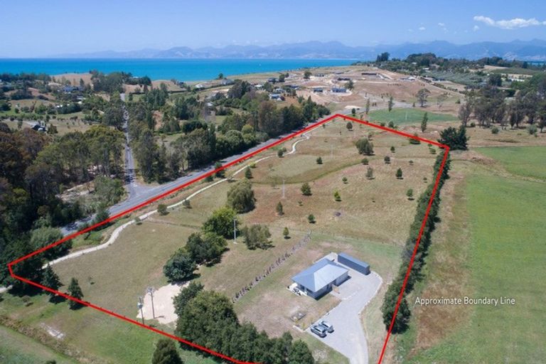 Photo of property in 11 Horton Road, Tasman, Upper Moutere, 7173