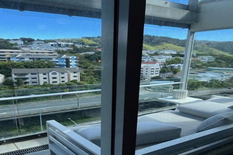 Photo of property in Montreaux, 164 The Terrace, Wellington Central, Wellington, 6011