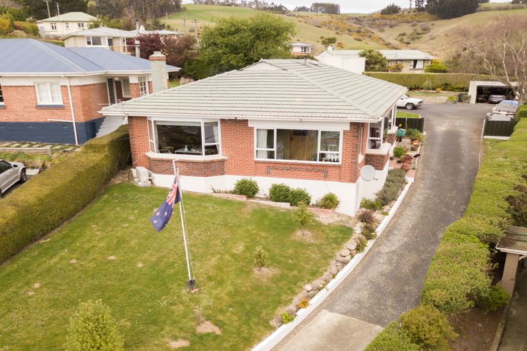 Photo of property in 17 Scotland Terrace, Green Island, Dunedin, 9018