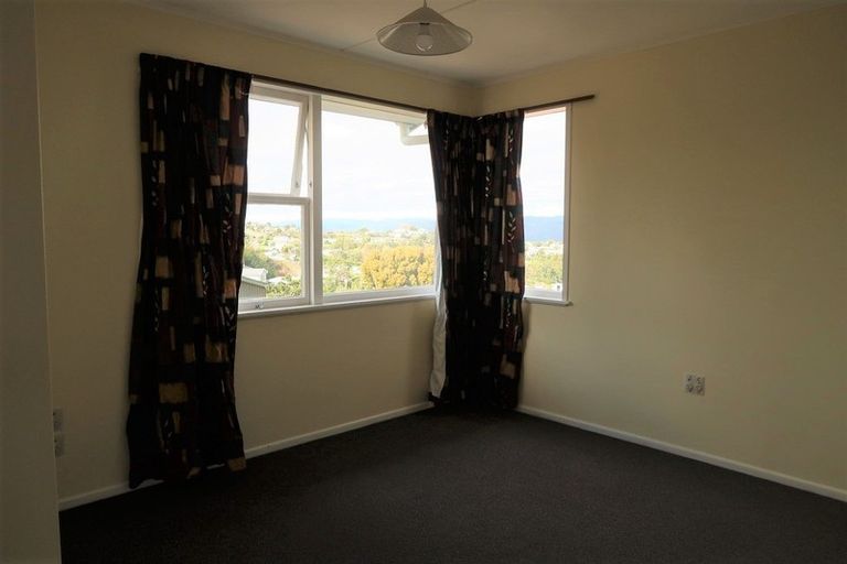 Photo of property in 44 Acacia Avenue, Maungaraki, Lower Hutt, 5010