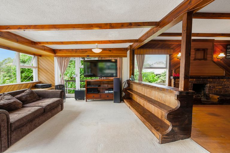 Photo of property in 130 Verran Road, Birkdale, Auckland, 0626