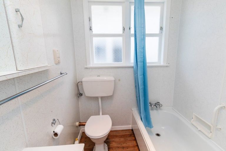 Photo of property in 18a Percy Cameron Street, Avalon, Lower Hutt, 5011