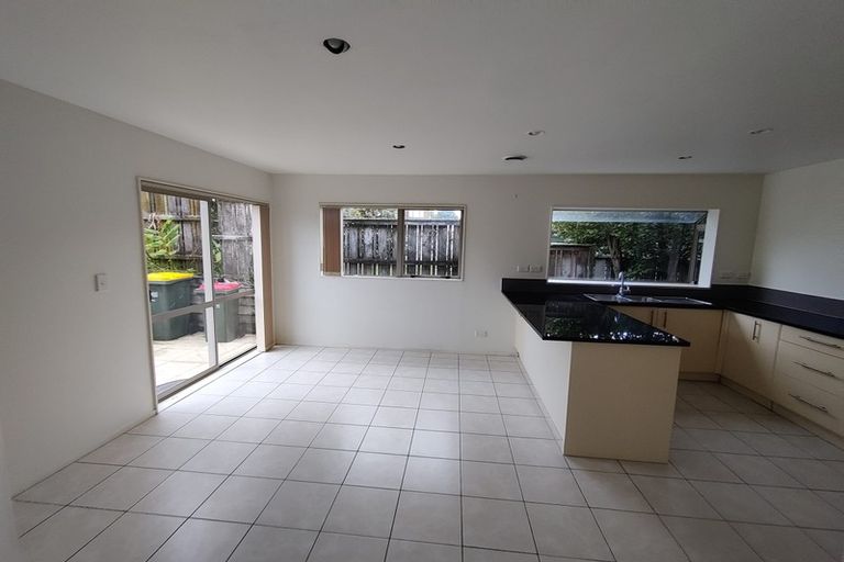 Photo of property in 30a Trinidad Road, Sunnynook, Auckland, 0620