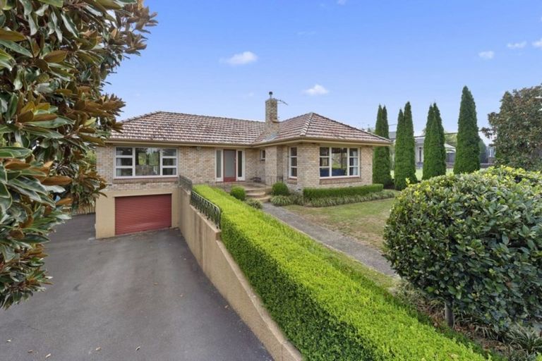 Photo of property in 43 Cambridge Road, Hillcrest, Hamilton, 3216