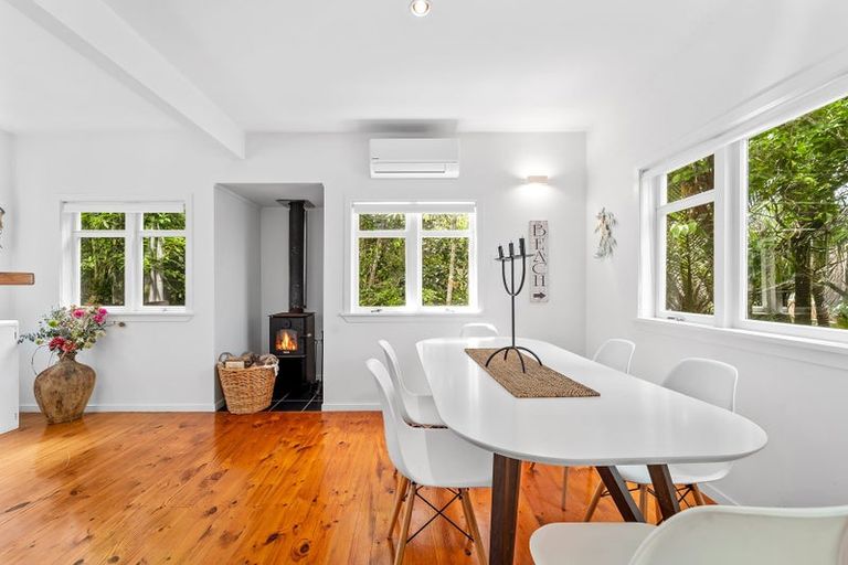 Photo of property in 62 Clinton Road, Tawharanui Peninsula, Matakana, 0986