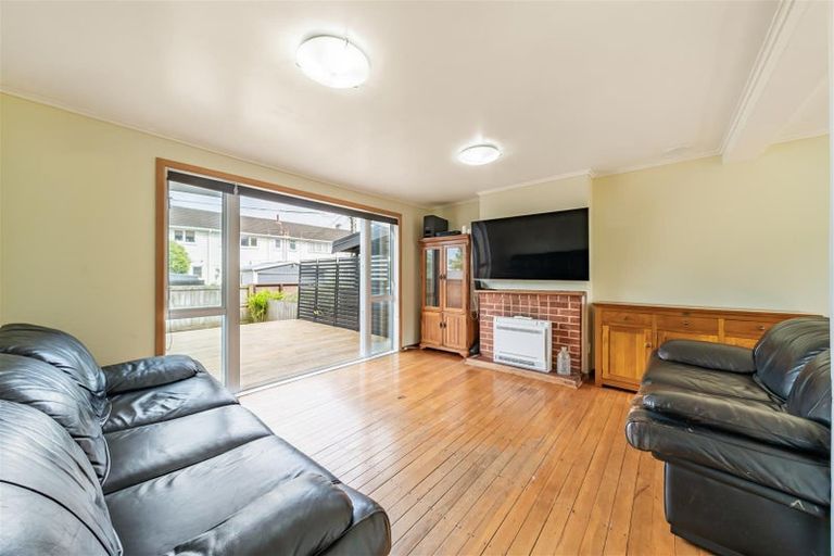 Photo of property in 104 Whites Line East, Waiwhetu, Lower Hutt, 5010