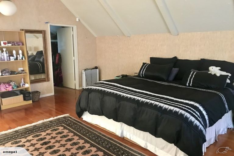 Photo of property in 24 Merlincote Crescent, Governors Bay, Lyttelton, 8971