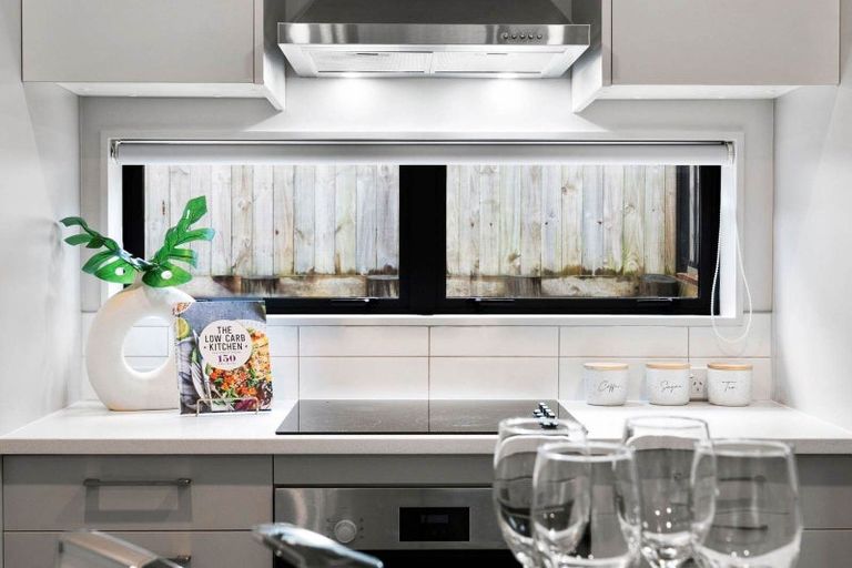 Photo of property in 60d Seymour Road, Sunnyvale, Auckland, 0612