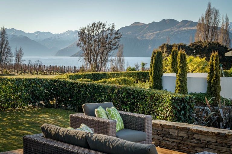 Photo of property in 19a Sunrise Bay Drive, Wanaka, 9305
