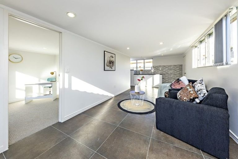 Photo of property in 8 Antalya Place, Manurewa, Auckland, 2102