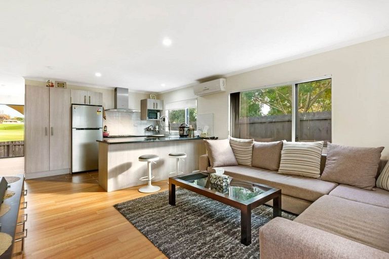 Photo of property in 4 Otago Place, Favona, Auckland, 2024