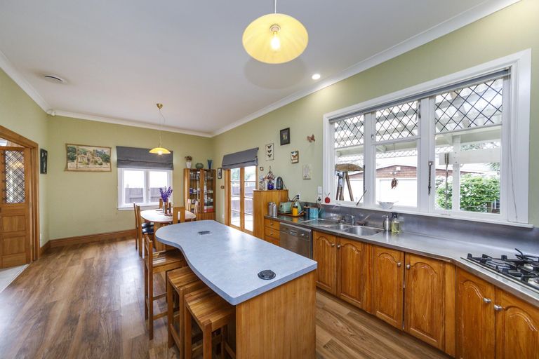 Photo of property in 9 Oxford Street, Hokowhitu, Palmerston North, 4410