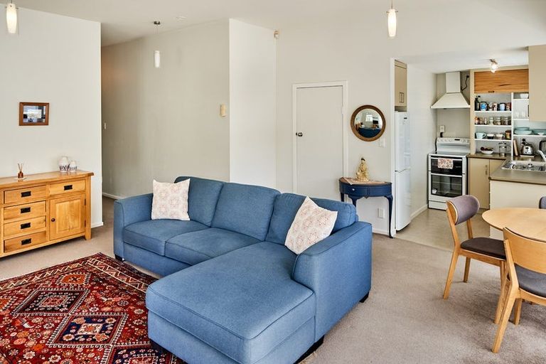 Photo of property in 2/14 Oroua Street, Eastbourne, Lower Hutt, 5013