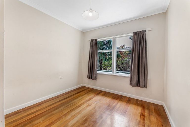 Photo of property in 122 Sandspit Road, Shelly Park, Auckland, 2014