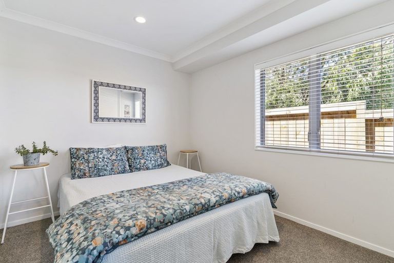 Photo of property in 124a Prince Regent Drive, Half Moon Bay, Auckland, 2012