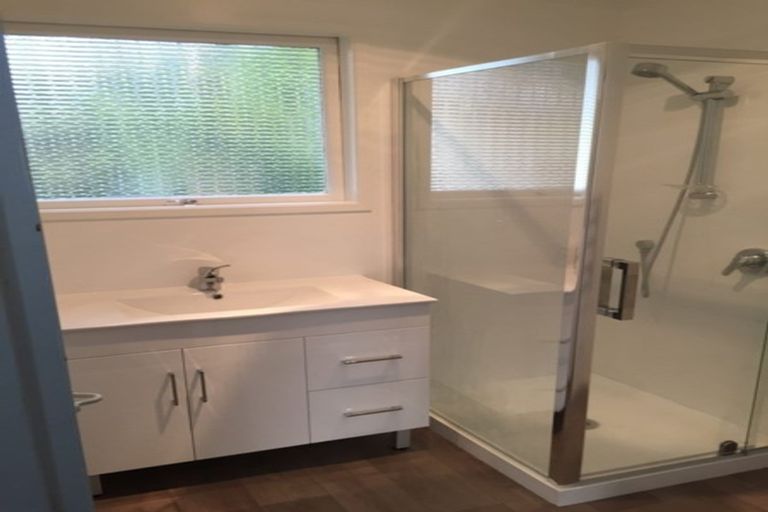 Photo of property in 38 Neal Avenue, Glenfield, Auckland, 0629