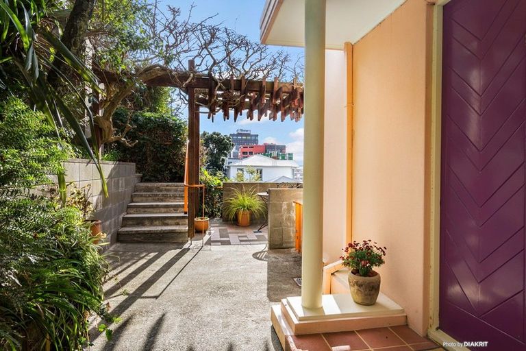 Photo of property in 241a The Terrace, Te Aro, Wellington, 6011