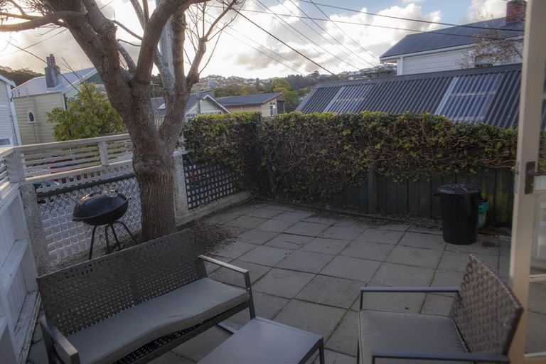 Photo of property in 77 Nairn Street, Mount Cook, Wellington, 6011