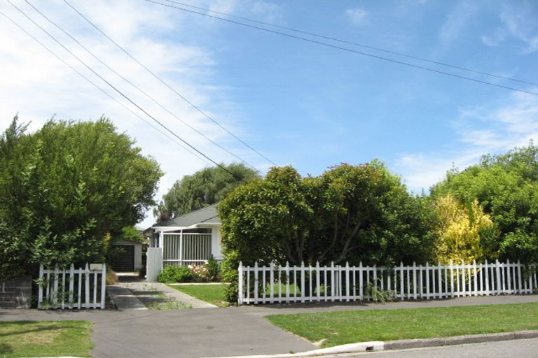 Photo of property in 30 Emlyn Place, Avondale, Christchurch, 8061