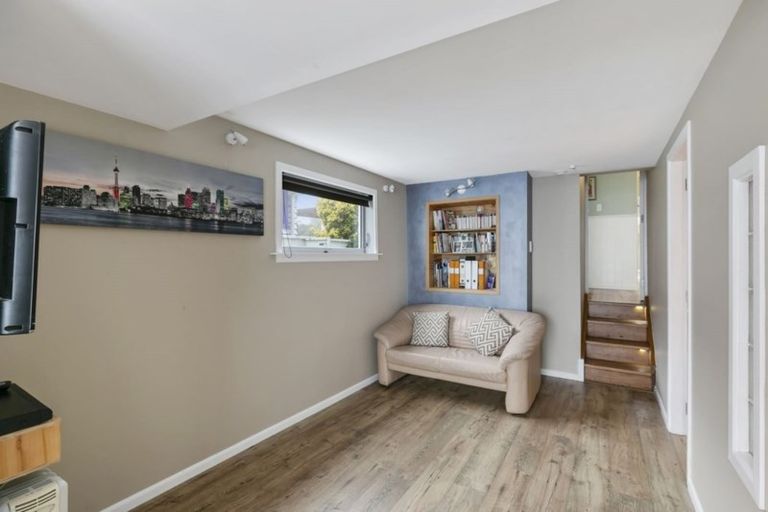 Photo of property in 19 Kingston Heights Road, Kingston, Wellington, 6021