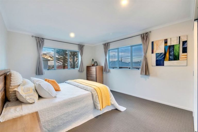 Photo of property in 28b Kirrie Avenue, Te Atatu South, Auckland, 0610