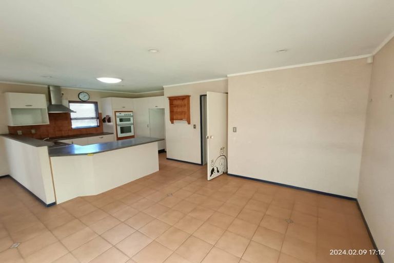 Photo of property in 6 Bass Street, West Harbour, Auckland, 0618