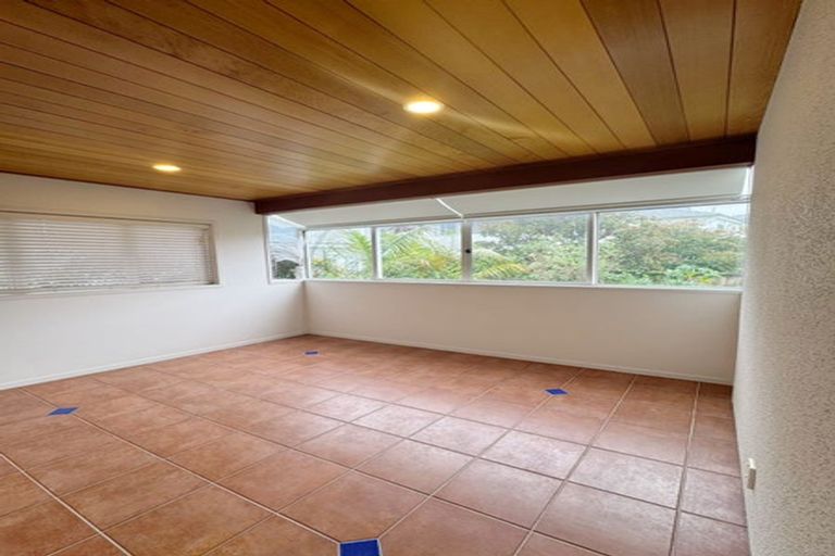 Photo of property in 129 Hobsonville Road, West Harbour, Auckland, 0618