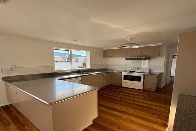 Photo of property in 13 Saint Annes Street, Levin, 5510