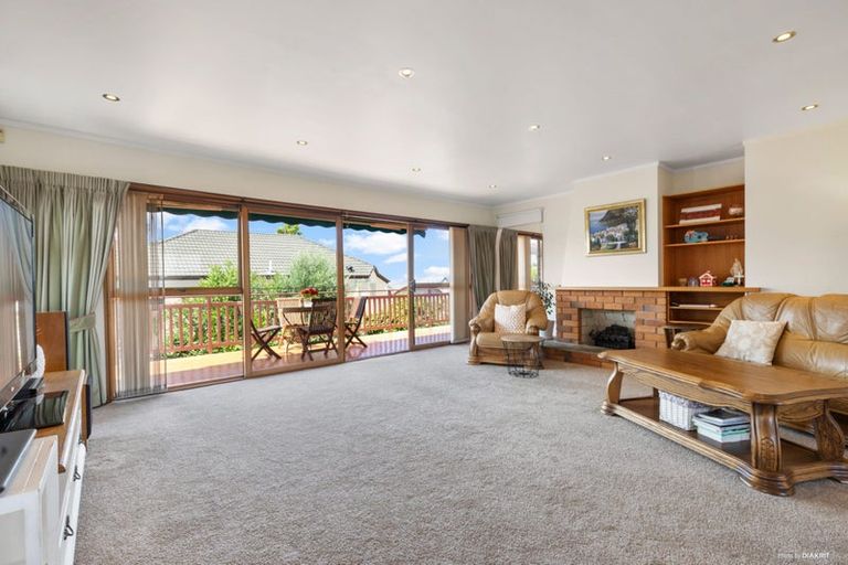 Photo of property in 1/67 Seaview Road, Castor Bay, Auckland, 0620
