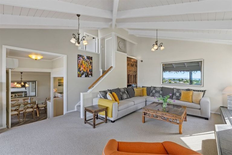 Photo of property in 673 East Coast Road, Browns Bay, Auckland, 0630