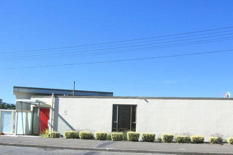 Photo of property in 5 Waru Street, Khandallah, Wellington, 6035