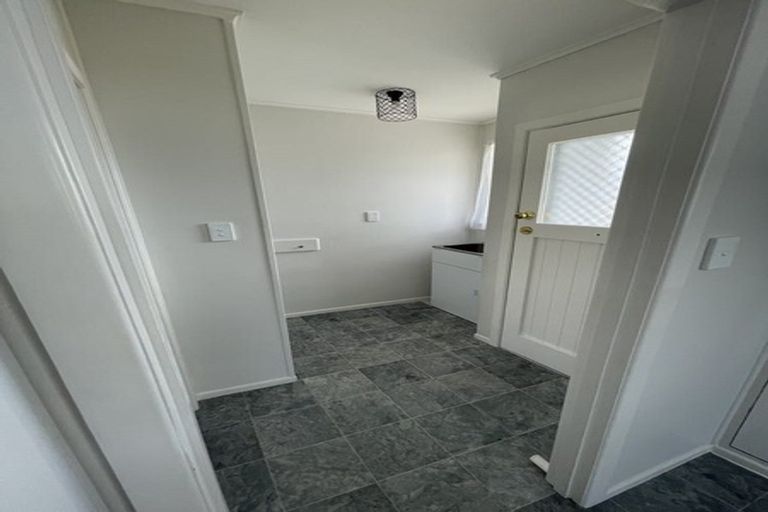 Photo of property in 2 Maybelle Place, Kelston, Auckland, 0602