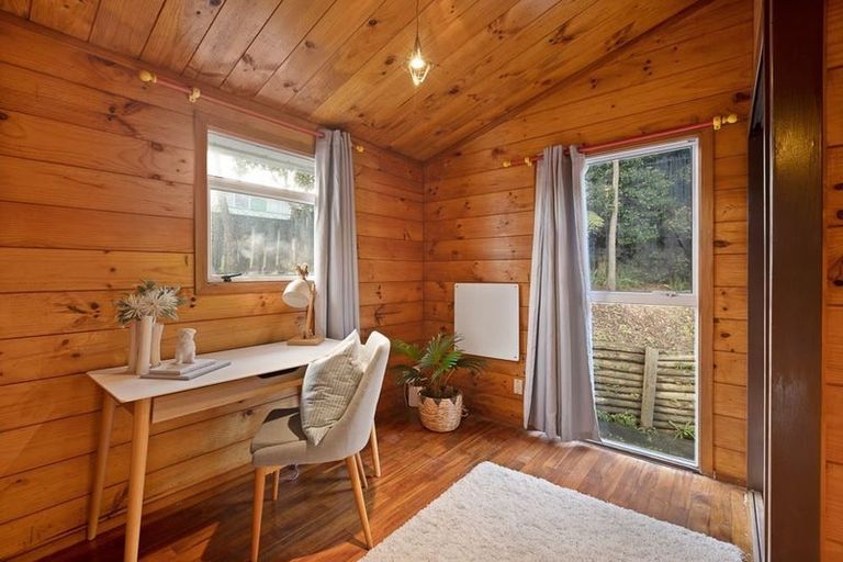 Photo of property in 2 Dunraven Place, Torbay, Auckland, 0630