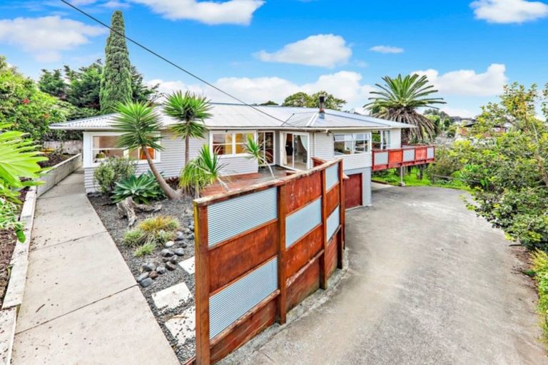 Photo of property in 42 Gordon Avenue, Milford, Auckland, 0620