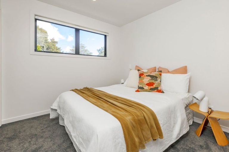 Photo of property in 1/63 Hillcrest Avenue, Hillcrest, Auckland, 0627