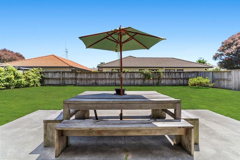 Photo of property in 25 Madeleine Terrace, Papamoa Beach, Papamoa, 3118