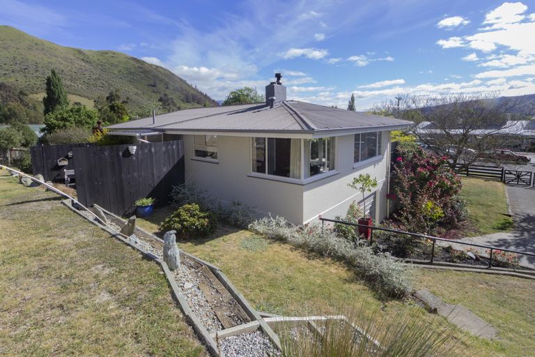 Photo of property in 8 Settlement Road, Kurow, 9435
