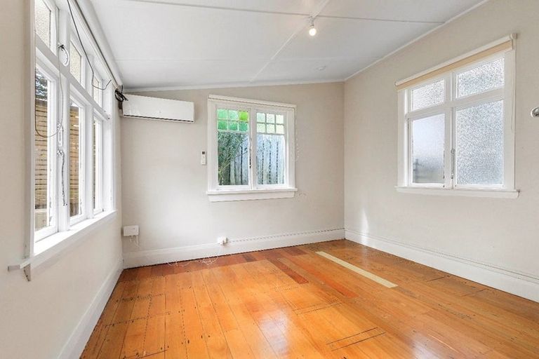 Photo of property in 1/28 Ribble Street, Island Bay, Wellington, 6023