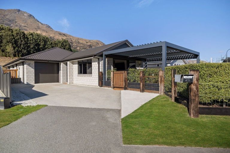 Photo of property in 26 Violet Way, Lower Shotover, Queenstown, 9304