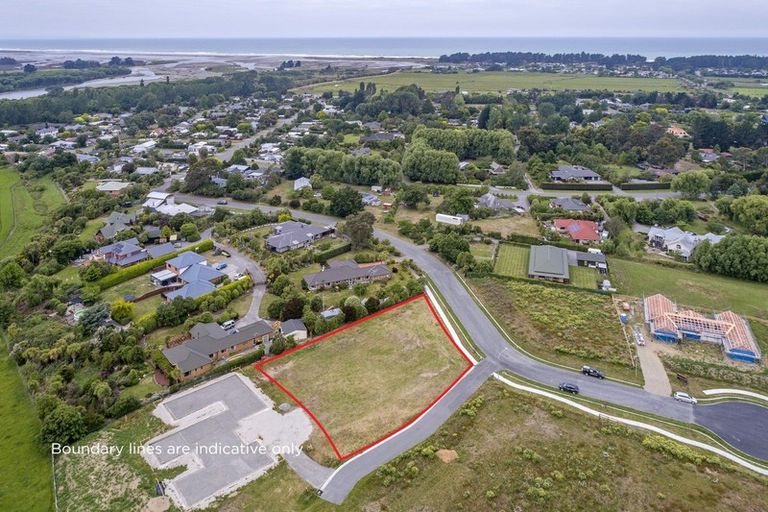 Photo of property in 76 Queens Avenue, Waikuku Beach, 7402
