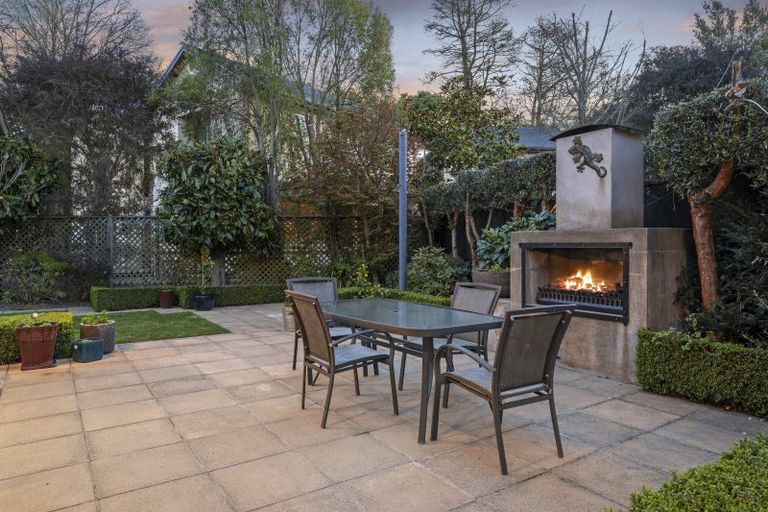 Photo of property in 12 Parkham Drive, Burnside, Christchurch, 8053