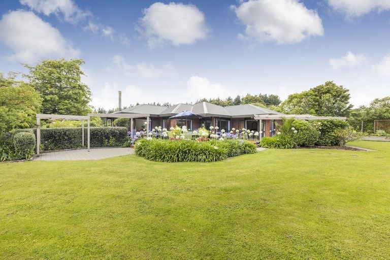 Photo of property in 234 Polson Hill Drive, Aokautere, Palmerston North, 4471